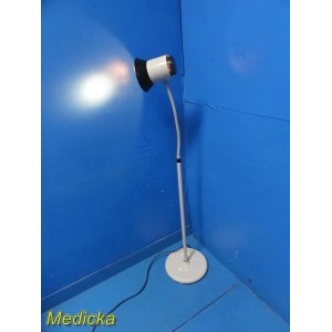 https://www.themedicka.com/22575-277845-thickbox/moore-medical-model-70902-basic-exam-light-floor-stand-flexible-neck-36477.jpg