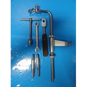 https://www.themedicka.com/3498-36410-thickbox/6-x-synthes-assorted-orthopedic-instruments-32116-35528-35510-3551114794.jpg
