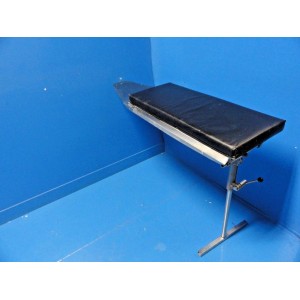 https://www.themedicka.com/4221-44594-thickbox/olympic-medical-extremities-operating-or-procedure-table-w-pad-15953.jpg