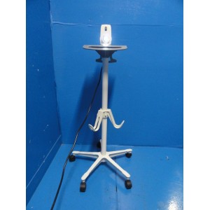 https://www.themedicka.com/4575-48585-thickbox/hill-rom-solarc-49501-surgical-light-source-w-mobile-stand-16435.jpg