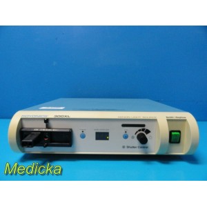 https://www.themedicka.com/5878-63529-thickbox/smith-nephew-7206084-xenon-light-source-300xl-17590.jpg