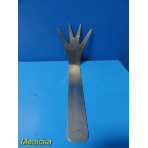 https://www.themedicka.com/7492-82175-thickbox/stryker-howmedica-osteonics-fern-shaped-fan-retractor-19146.jpg